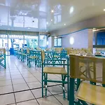 Logis Regina Hotel