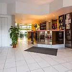 Logis Regina Hotel