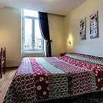 Logis Regina Hotel 3*