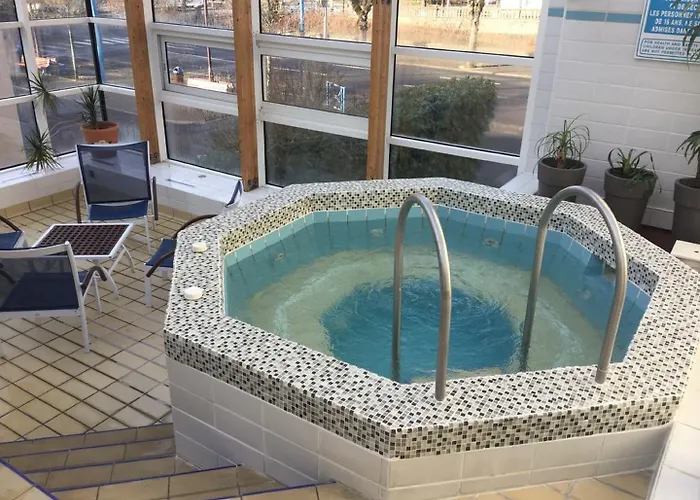 Hotel Logis Hotel Regina 3*